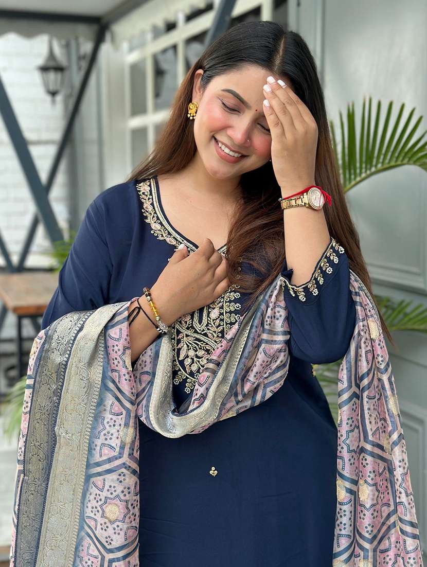 women solid with work three quarter sleeve kurta pant with dupatta set - 22322146 -  Standard Image - 5