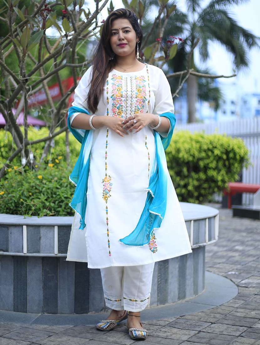 women solid with work three quarter sleeve kurta pant with dupatta set