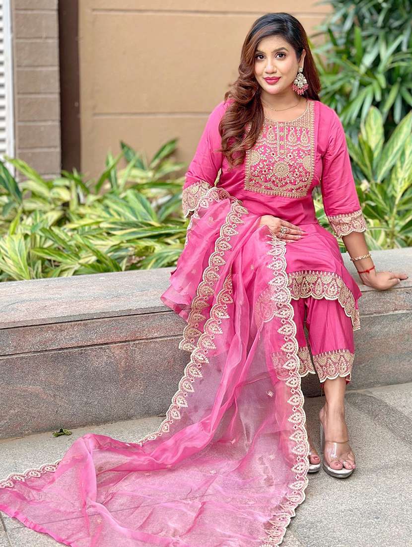 women solid with work three quarter sleeve kurta pant with dupatta set - 22322172 -  Standard Image - 3