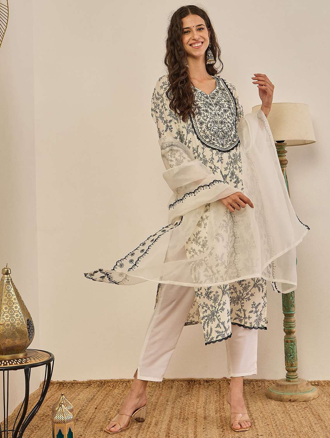 women printed three quarter sleeve kurta pant with dupatta set