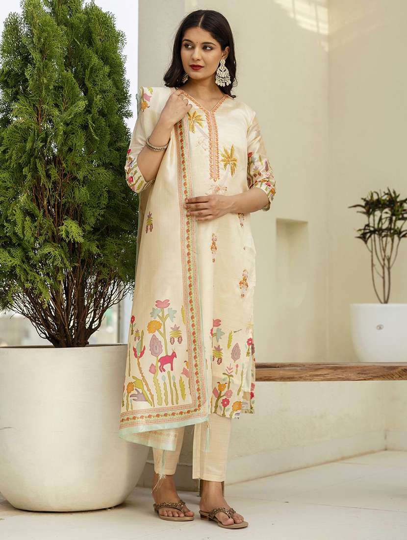 women printed three quarter sleeve kurta pant with dupatta set