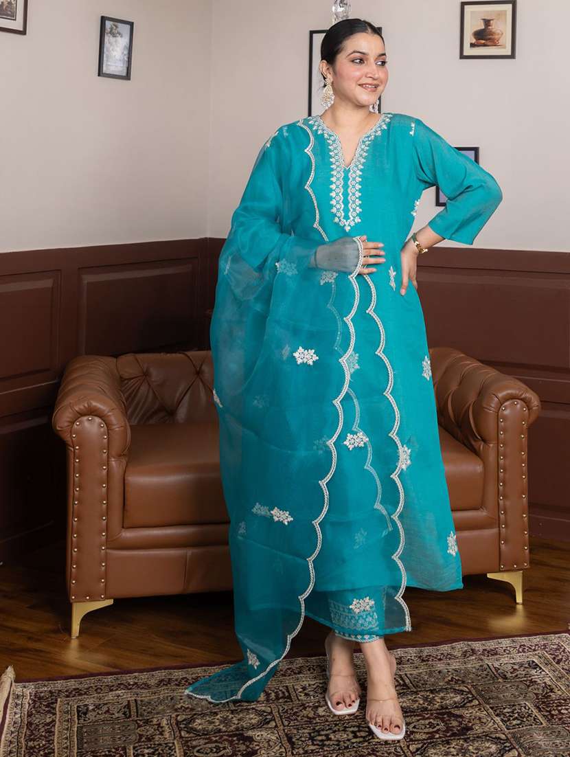 women solid with work three quarter sleeve kurta pant with dupatta set