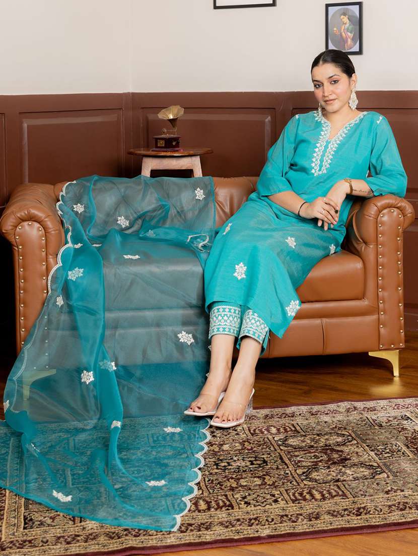 women solid with work three quarter sleeve kurta pant with dupatta set - 22322275 -  Standard Image - 3