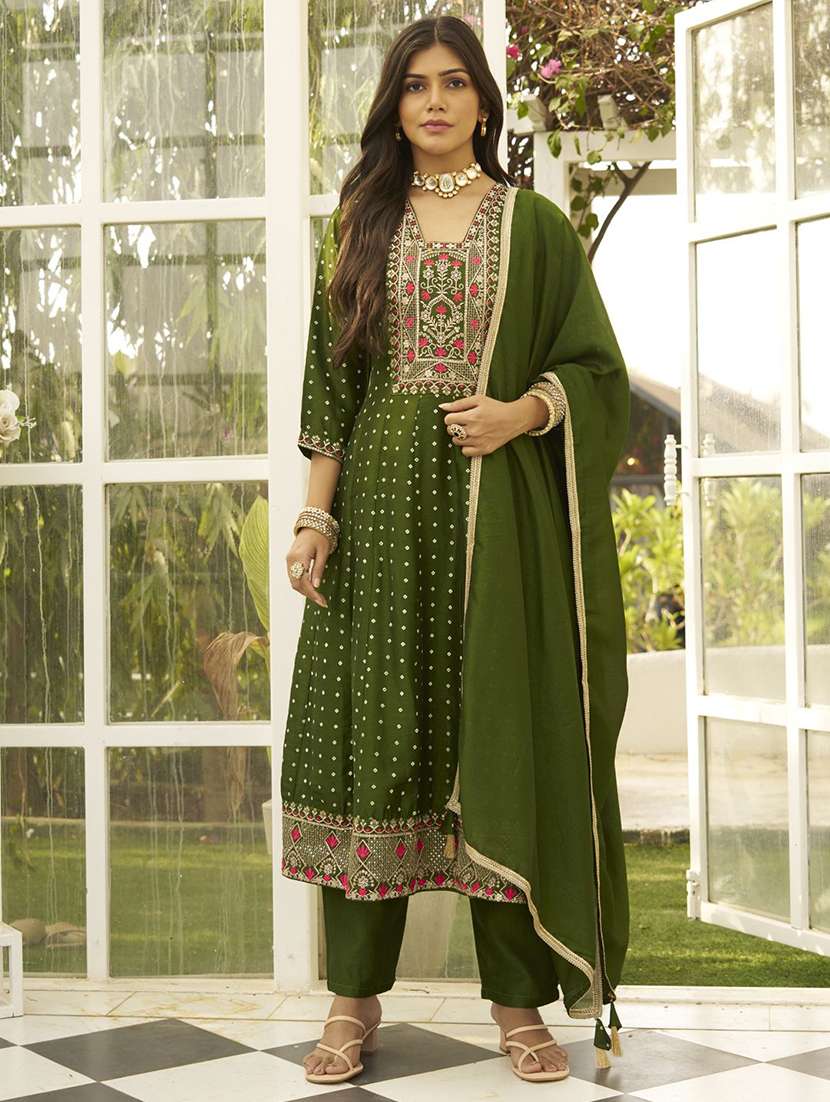women printed three quarter sleeve kurta pant with dupatta set
