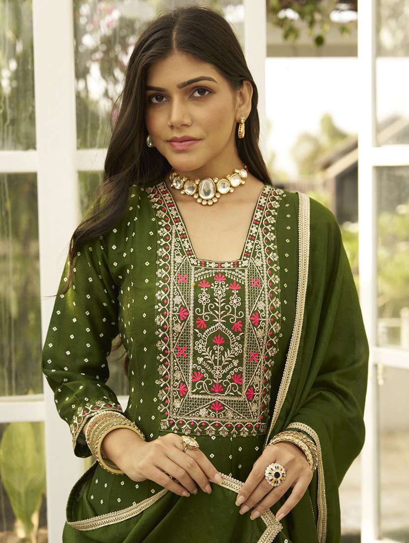 Women Printed Three Quarter Sleeve Kurta Pant With Dupatta Set - 22322301 -  Standard Image - 3