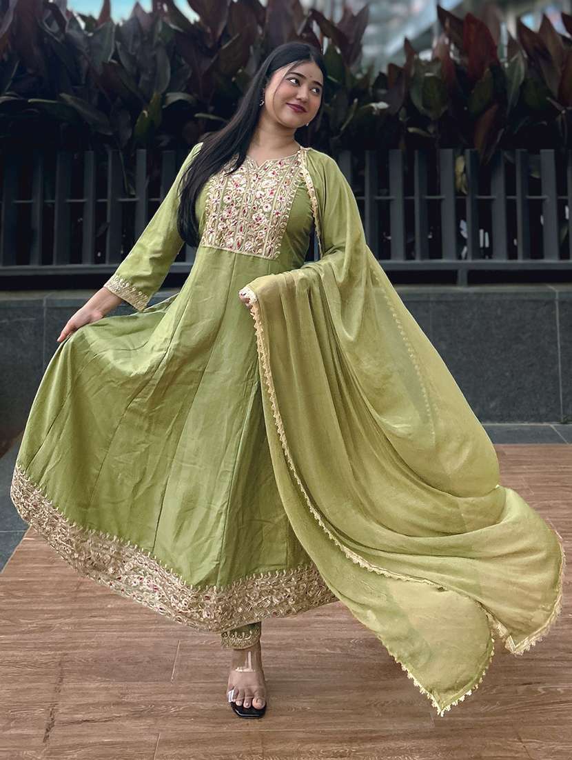 women solid with work three quarter sleeve kurta pant with dupatta set - 22322309 -  Standard Image - 3