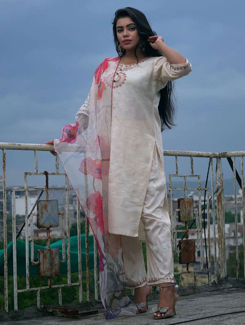 women solid with work three quarter sleeve kurta pant with dupatta set