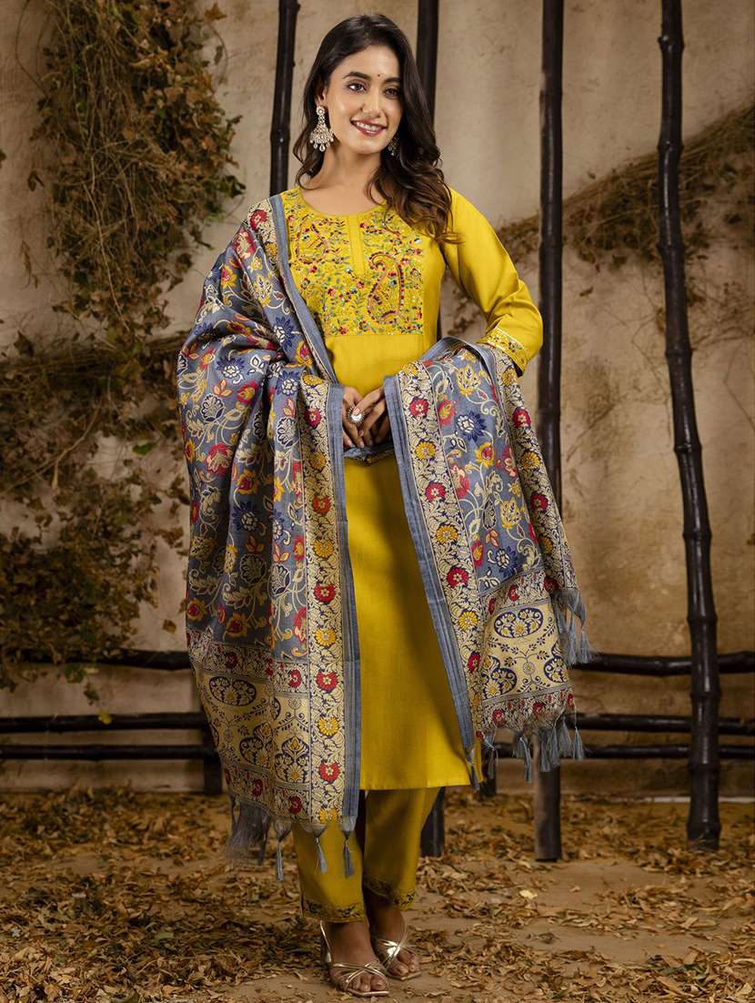 women solid with work three quarter sleeve kurta pant with dupatta set