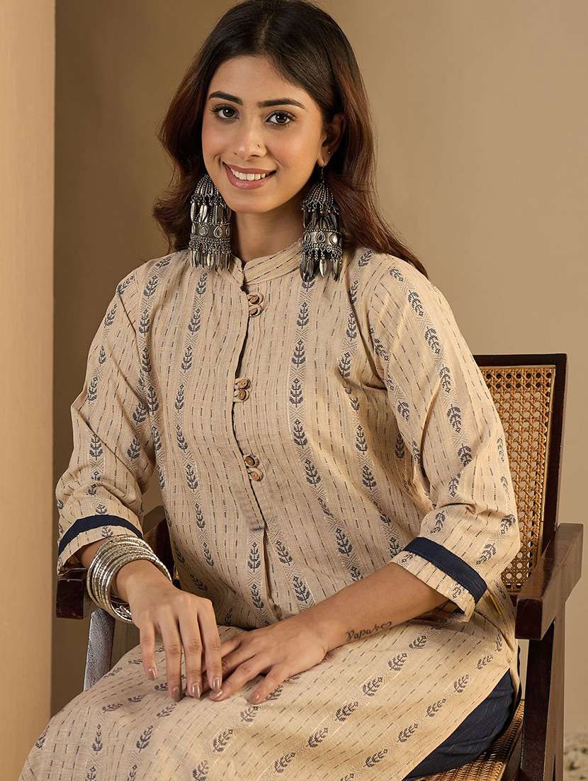 women self design three quarter sleeve kurta pant set - 22322372 -  Standard Image - 5