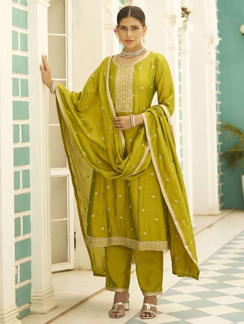 women solid with work three quarter sleeve kurta pant with dupatta set