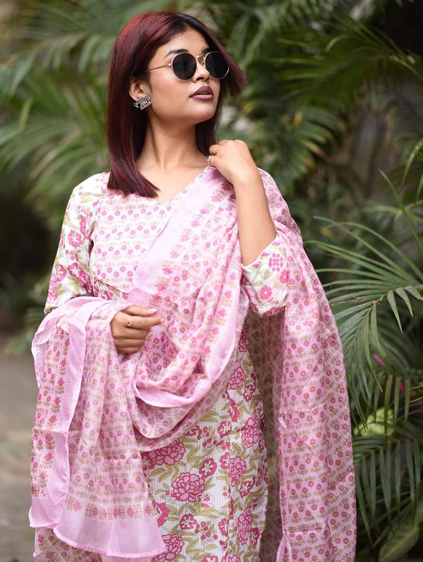 women floral three quarter sleeve kurta pant with dupatta set - 22322381 -  Standard Image - 3