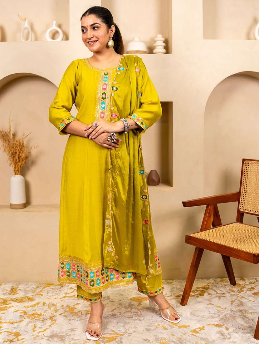 women solid with work three quarter sleeve kurta pant with dupatta set