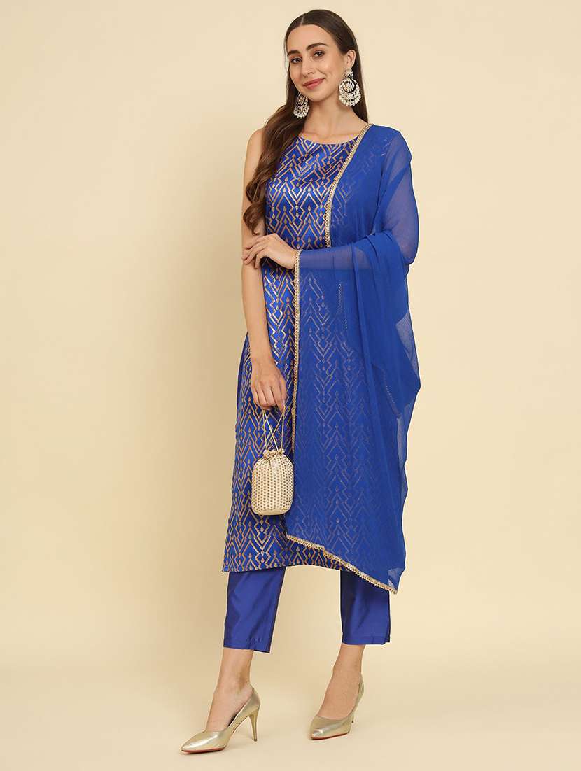 women self design sleeveless kurta pant with dupatta set