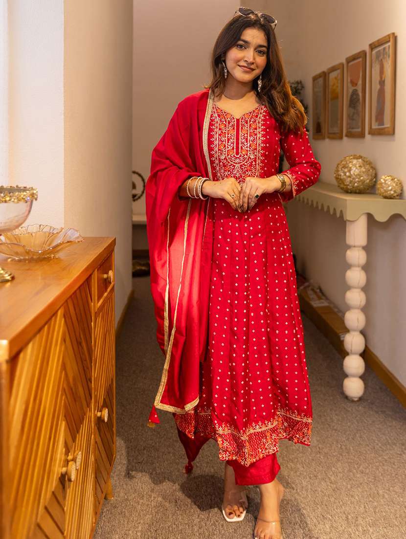 women printed three quarter sleeve kurta pant with dupatta set