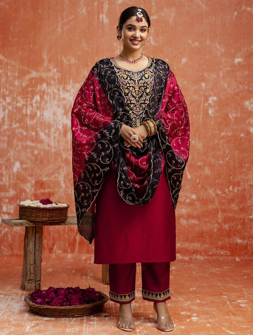 women solid with work three quarter sleeve kurta pant with dupatta set