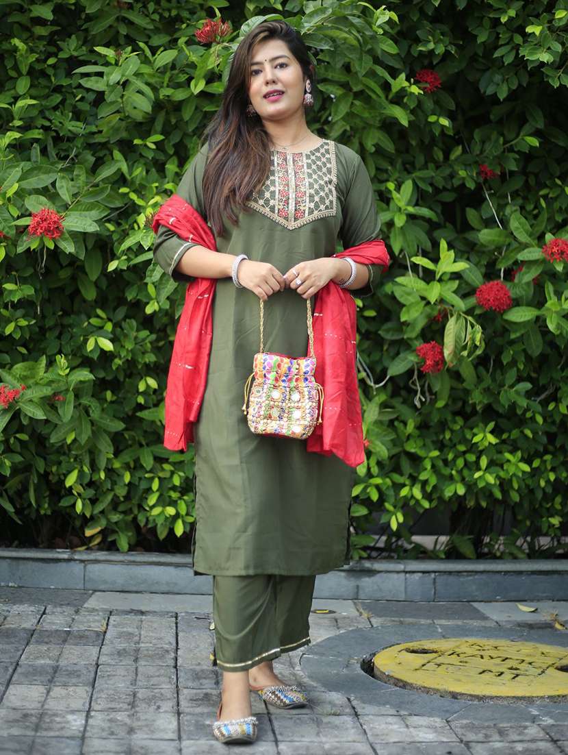 women solid with work three quarter sleeve kurta pant with dupatta set