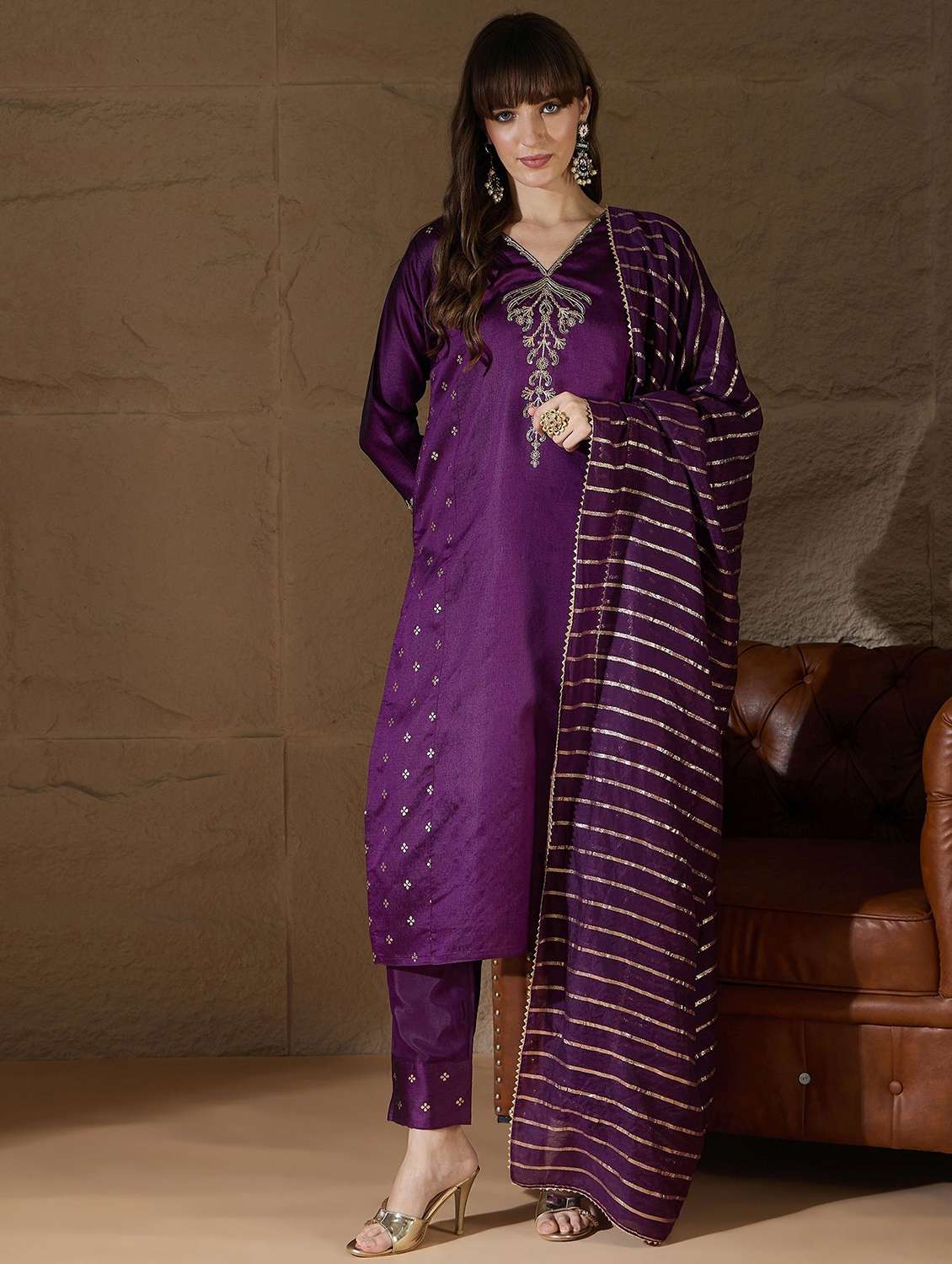 women printed v neck kurta pant with dupatta set