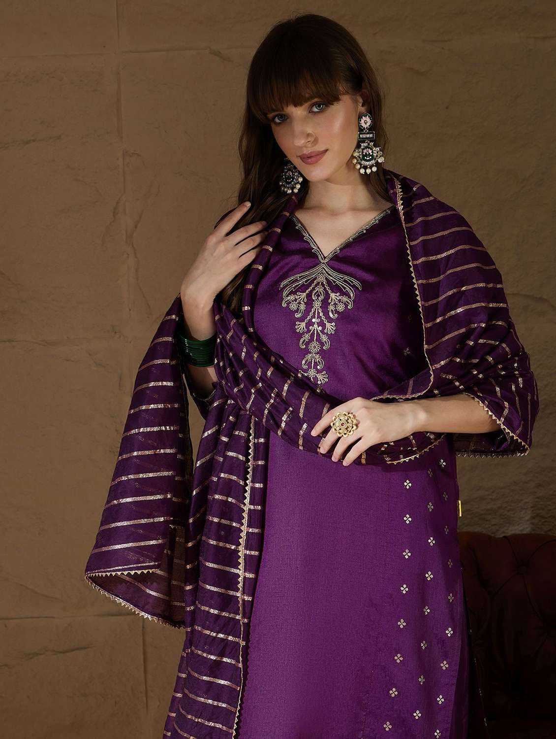 women printed v neck kurta pant with dupatta set - 22322436 -  Standard Image - 3