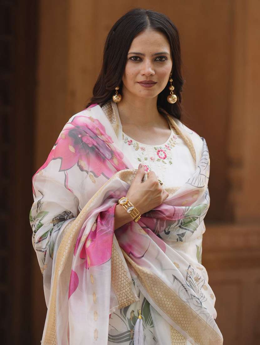 women solid with work three quarter sleeve kurta pant with dupatta set - 22322440 -  Standard Image - 5