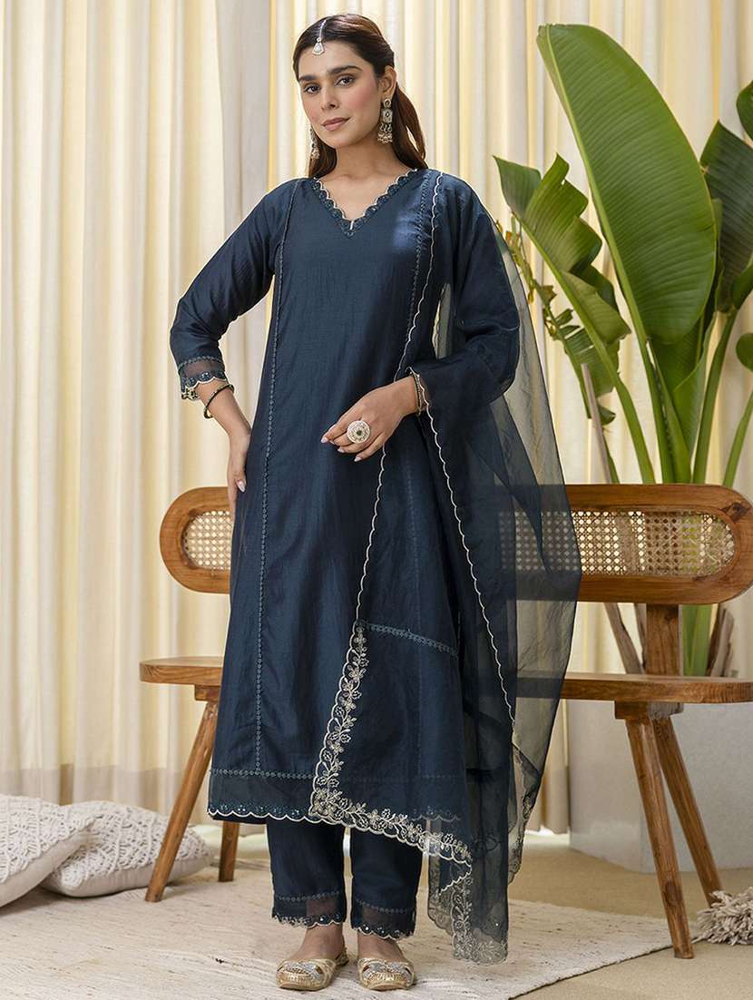 women solid with work three quarter sleeve kurta pant with dupatta set