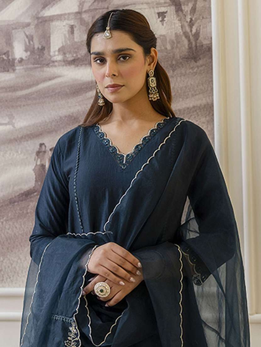 women solid with work three quarter sleeve kurta pant with dupatta set - 22322479 -  Standard Image - 3