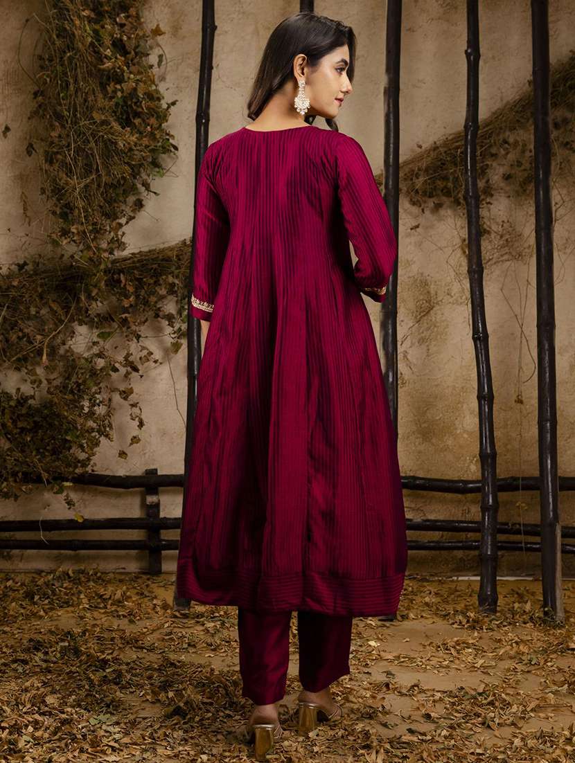 maroon silk blend kurta pant  set - 22322497 -  Standard Image - 3
