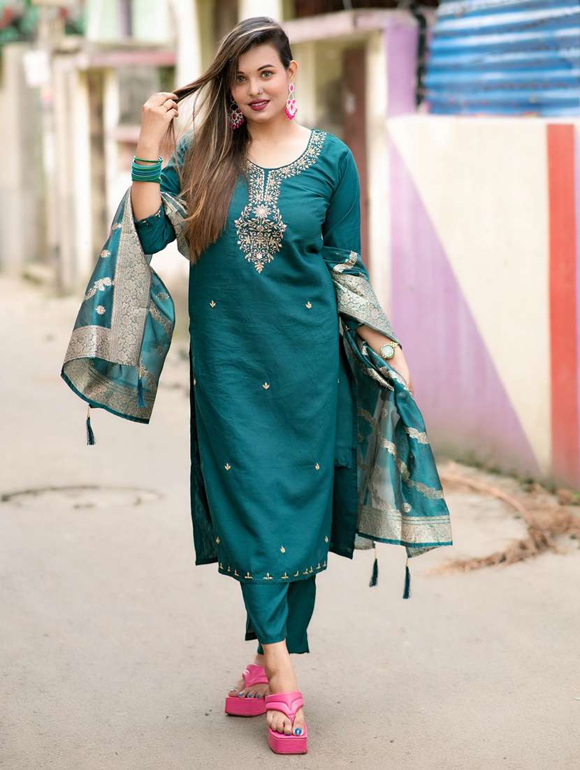 women solid with work three quarter sleeve kurta pant with dupatta set