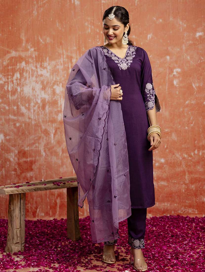 women solid with work three quarter sleeve kurta pant with dupatta set