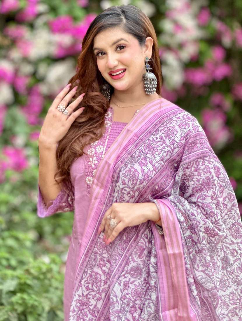 women solid with work three quarter sleeve kurta pant with dupatta set - 22322588 -  Standard Image - 3