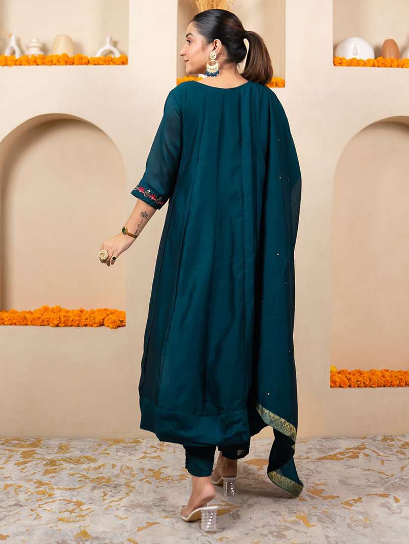 women solid with work three quarter sleeve kurta pant with dupatta set - 22322612 -  Standard Image - 3