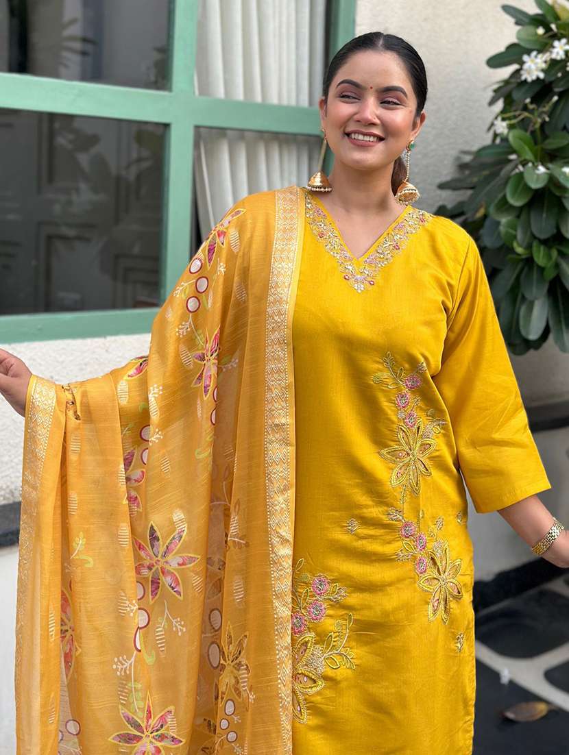 women solid with work three quarter sleeve kurta pant with dupatta set - 22322615 -  Standard Image - 3