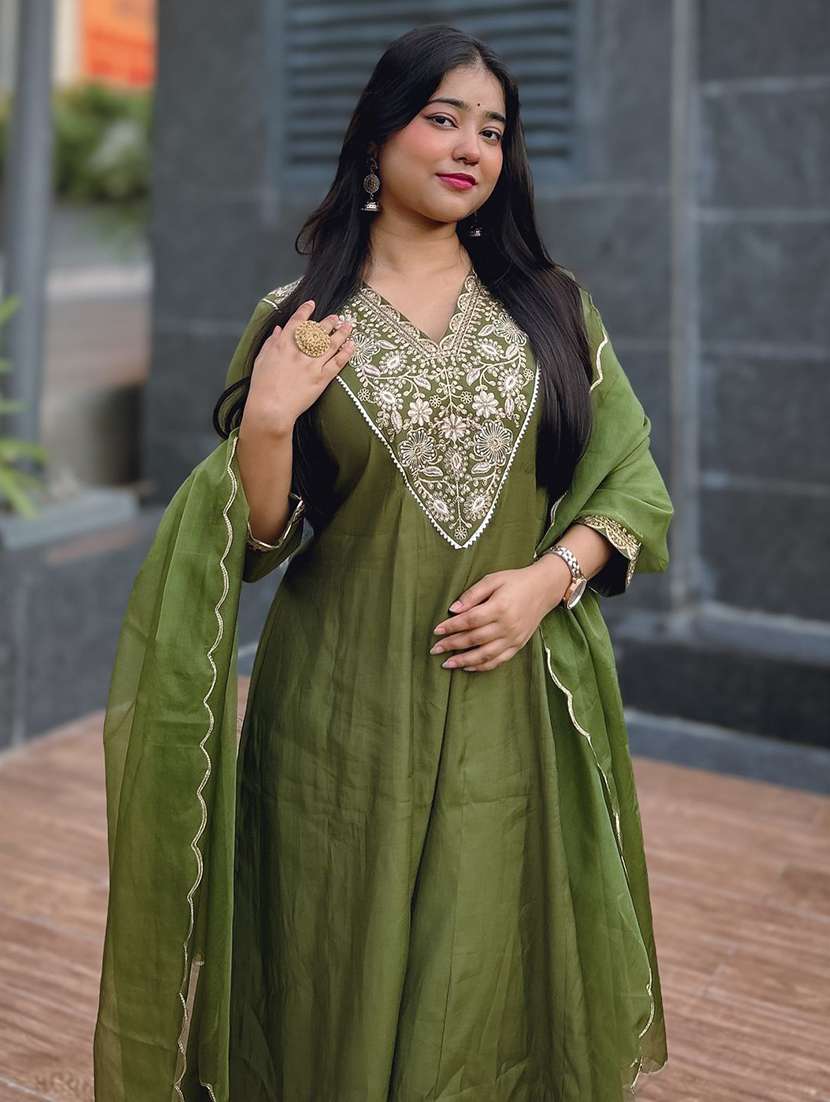 women solid with work three quarter sleeve kurta pant with dupatta set - 22322624 -  Standard Image - 5