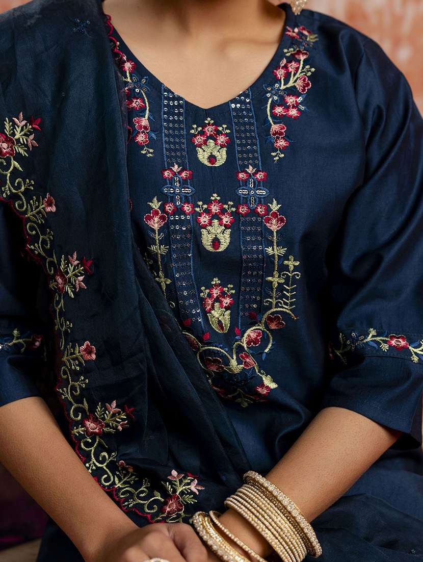 women solid with work three quarter sleeve kurta pant with dupatta set - 22322660 -  Standard Image - 5