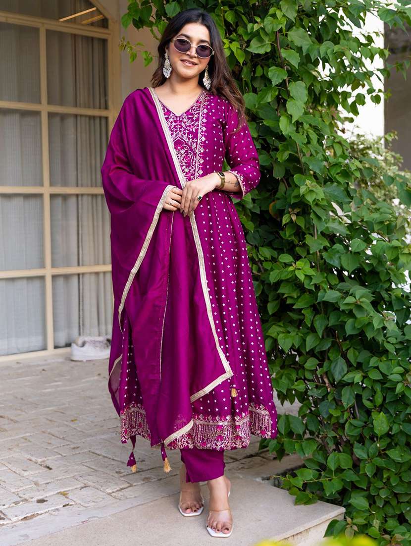 women printed three quarter sleeve kurta pant with dupatta set