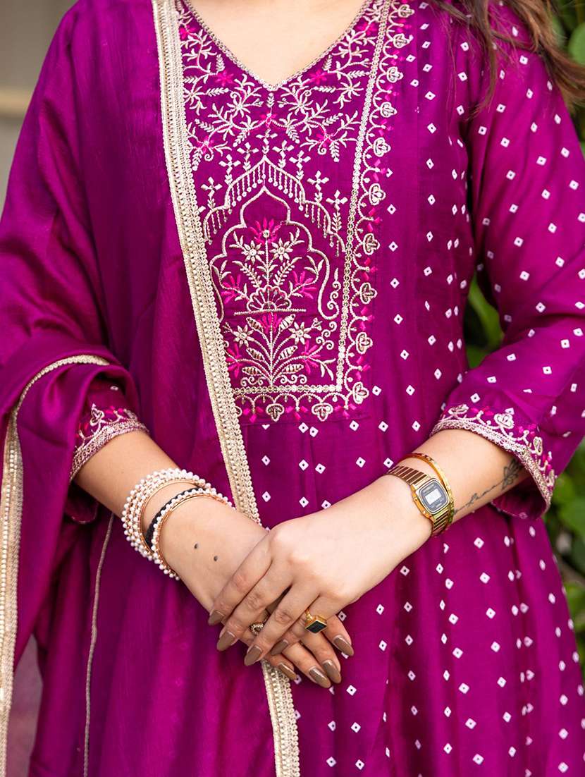 women printed three quarter sleeve kurta pant with dupatta set - 22322671 -  Standard Image - 3