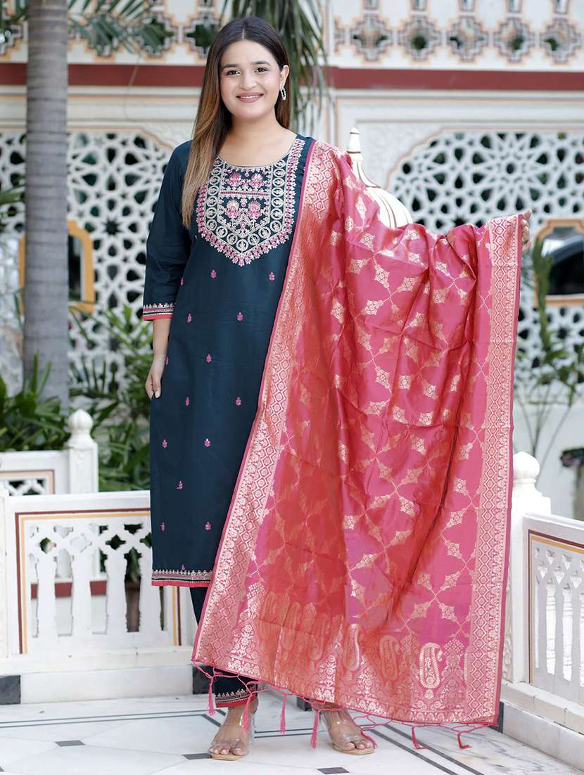 women solid with work three quarter sleeve kurta pant with dupatta set