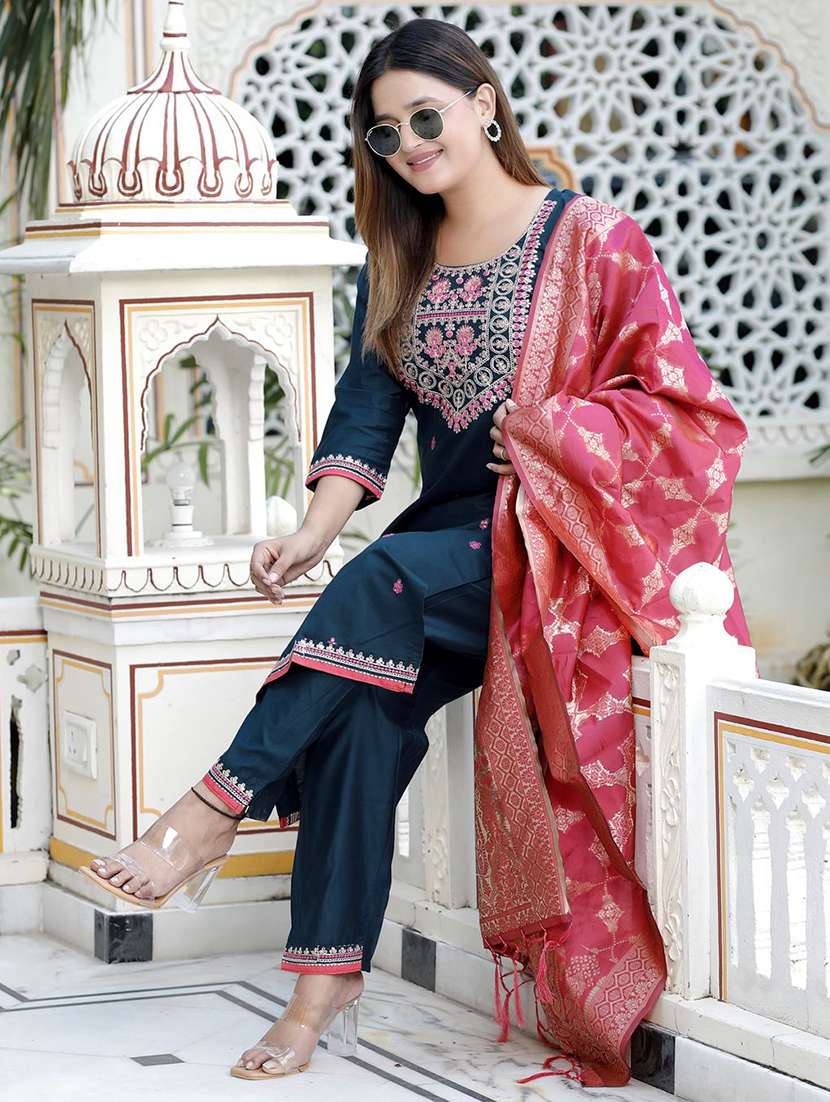 women solid with work three quarter sleeve kurta pant with dupatta set - 22322698 -  Standard Image - 3