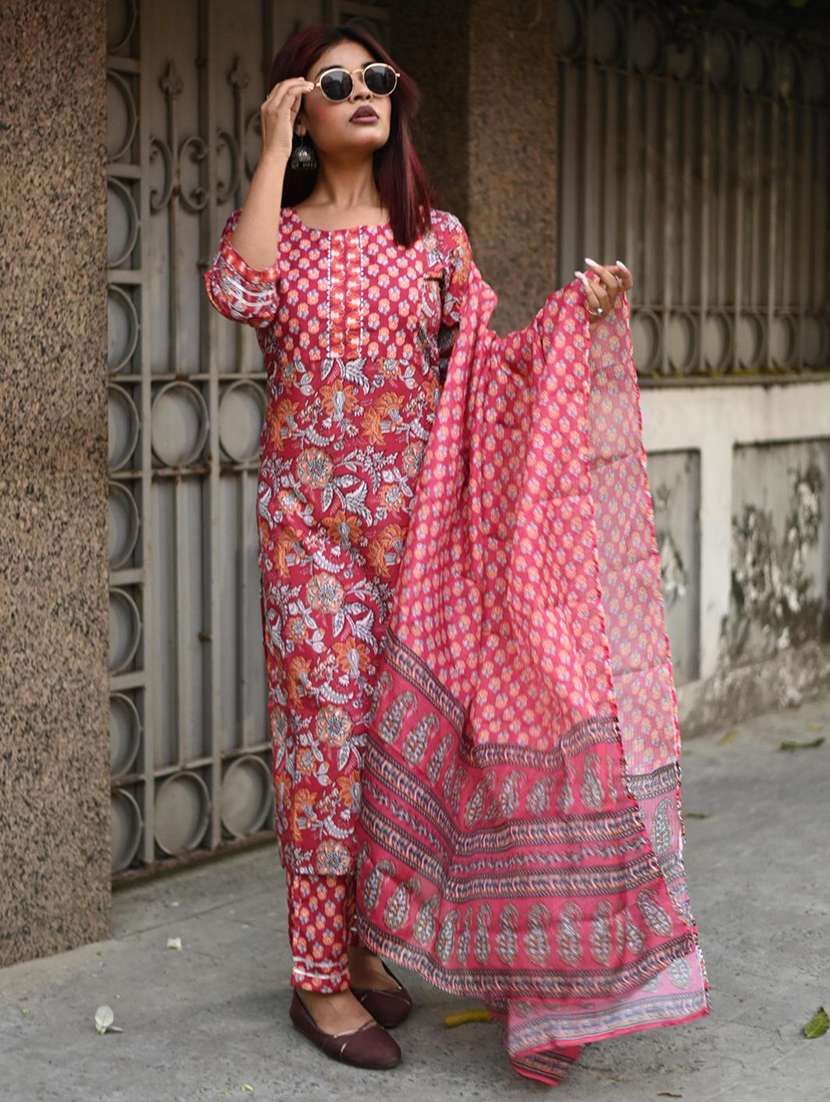 women floral three quarter sleeve kurta pant with dupatta set