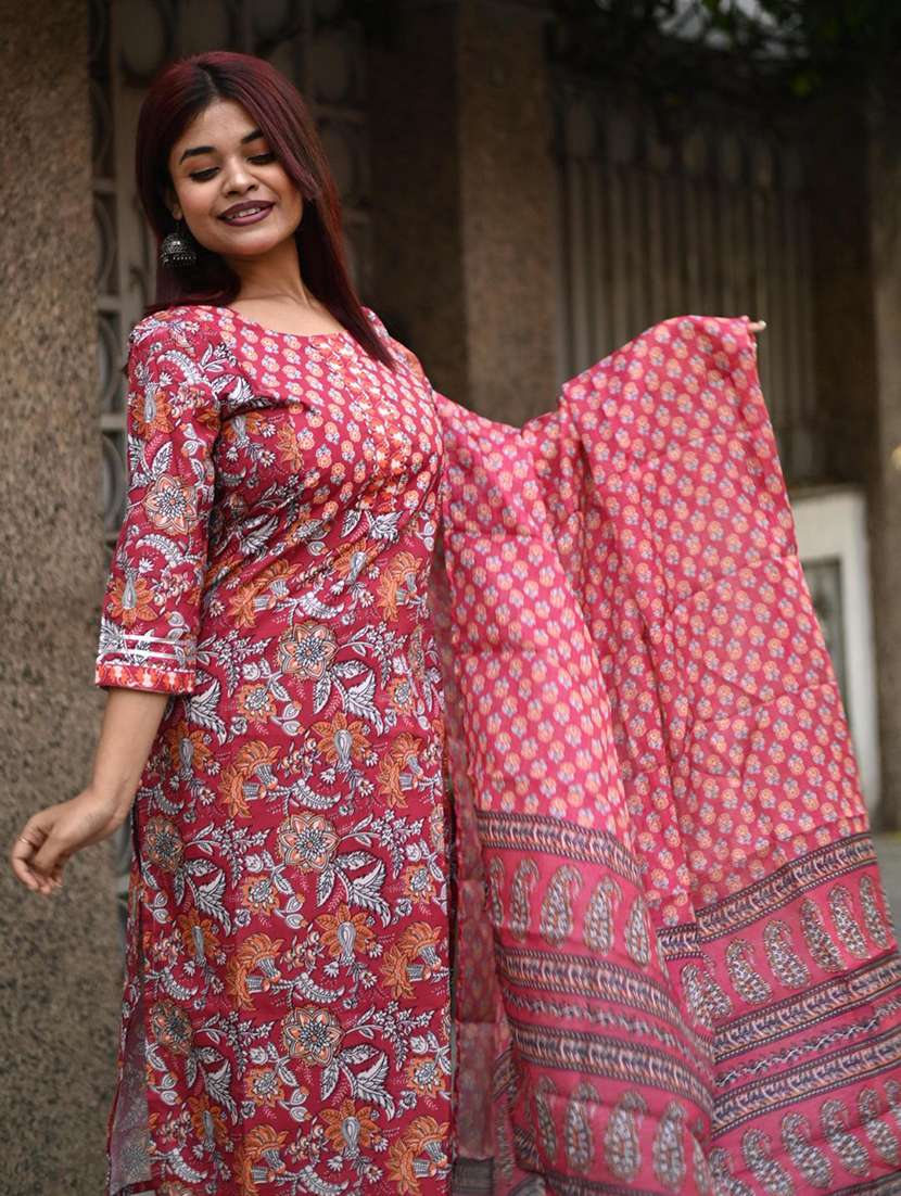 women floral three quarter sleeve kurta pant with dupatta set - 22322872 -  Standard Image - 3