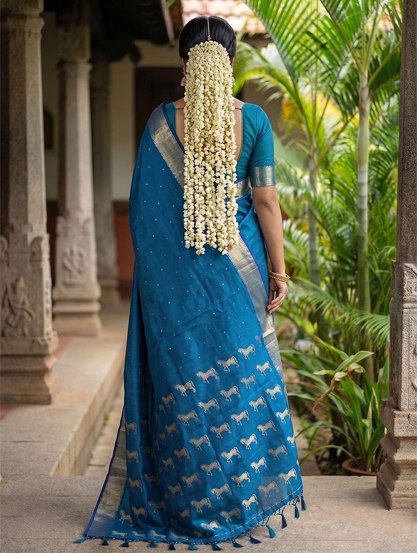 Women Self Design Bordered Saree With Blouse - 22322938 -  Standard Image - 3