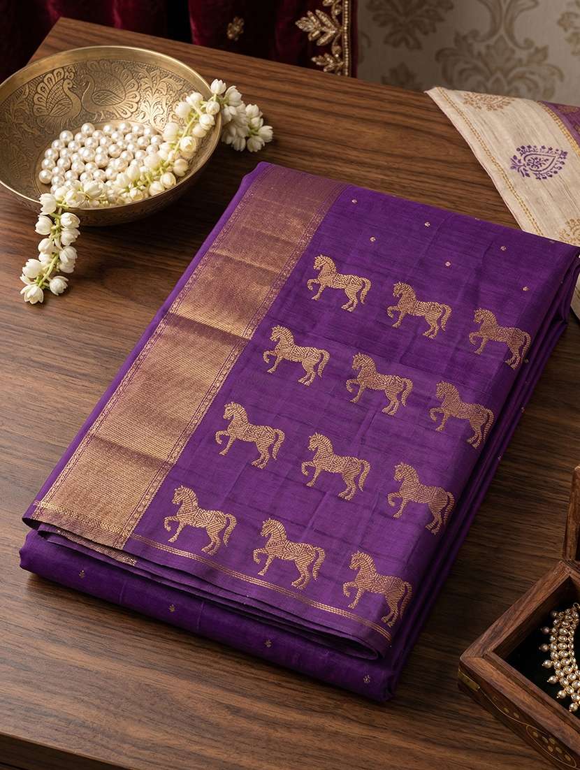Women Self Design Bordered Saree With Blouse - 22322943 -  Standard Image - 3
