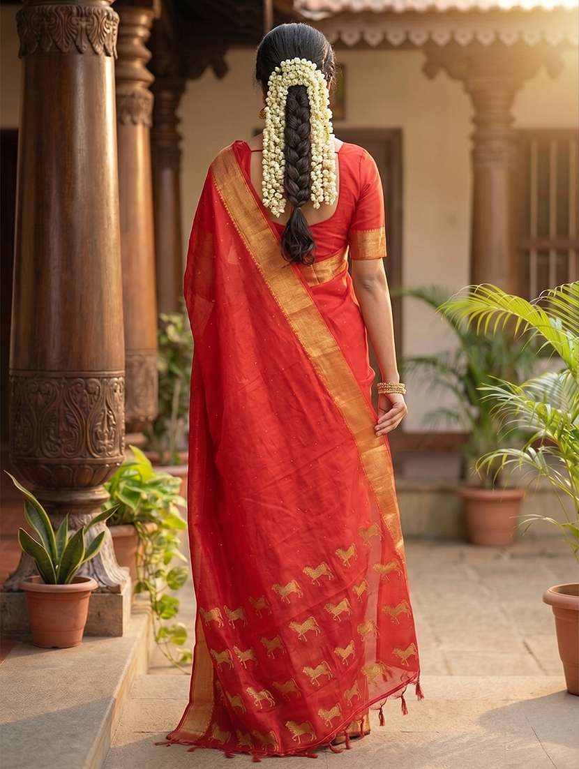 Women Self Design Bordered Saree With Blouse - 22322944 -  Standard Image - 3
