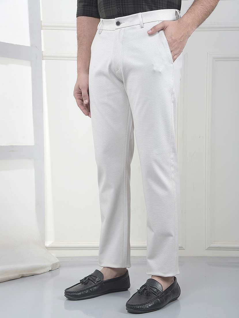 men solid mid rise chinos casual trouser