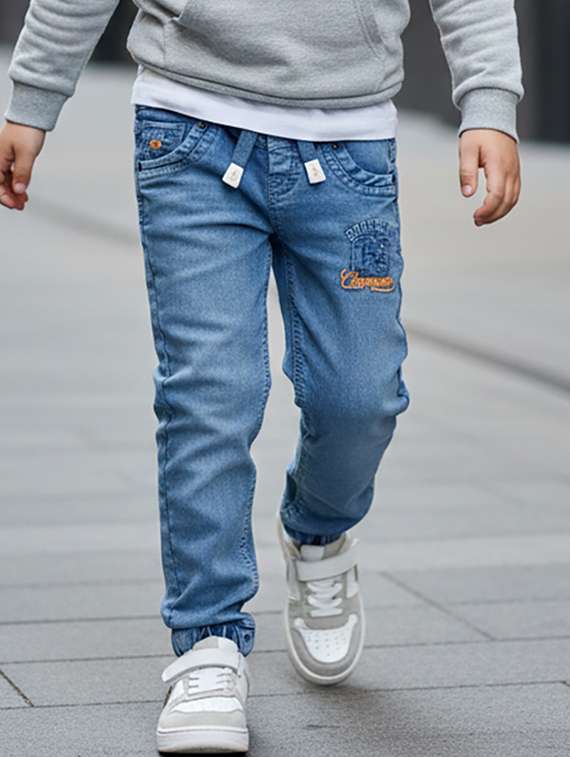 boys solid mid rise jogger