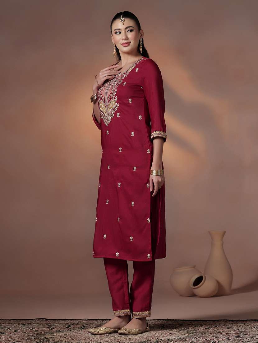 women maroon suit set - 22324127 -  Standard Image - 3