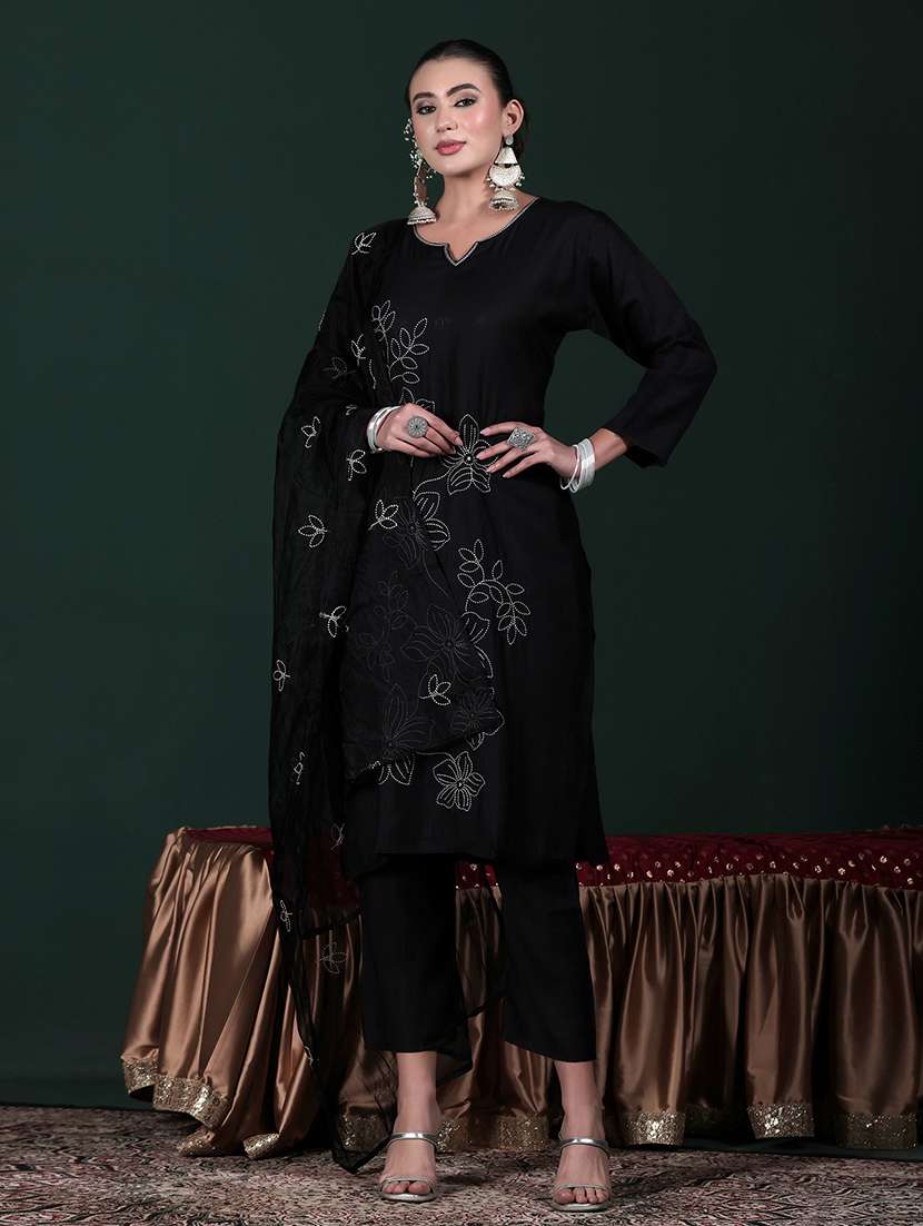women solid with work three quarter sleeve kurta pant with dupatta set - 22324141 -  Standard Image - 3