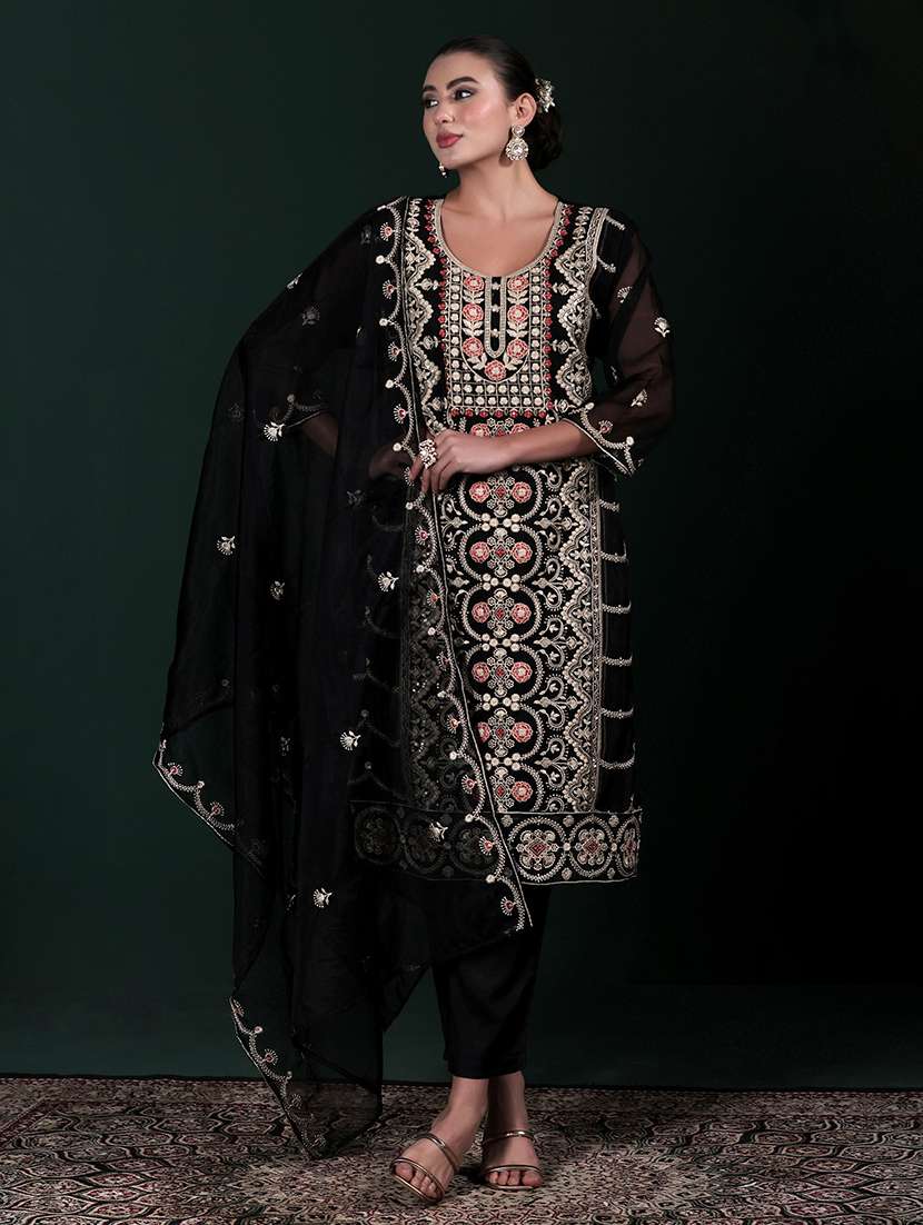 women solid with work three quarter sleeve kurta pant with dupatta set