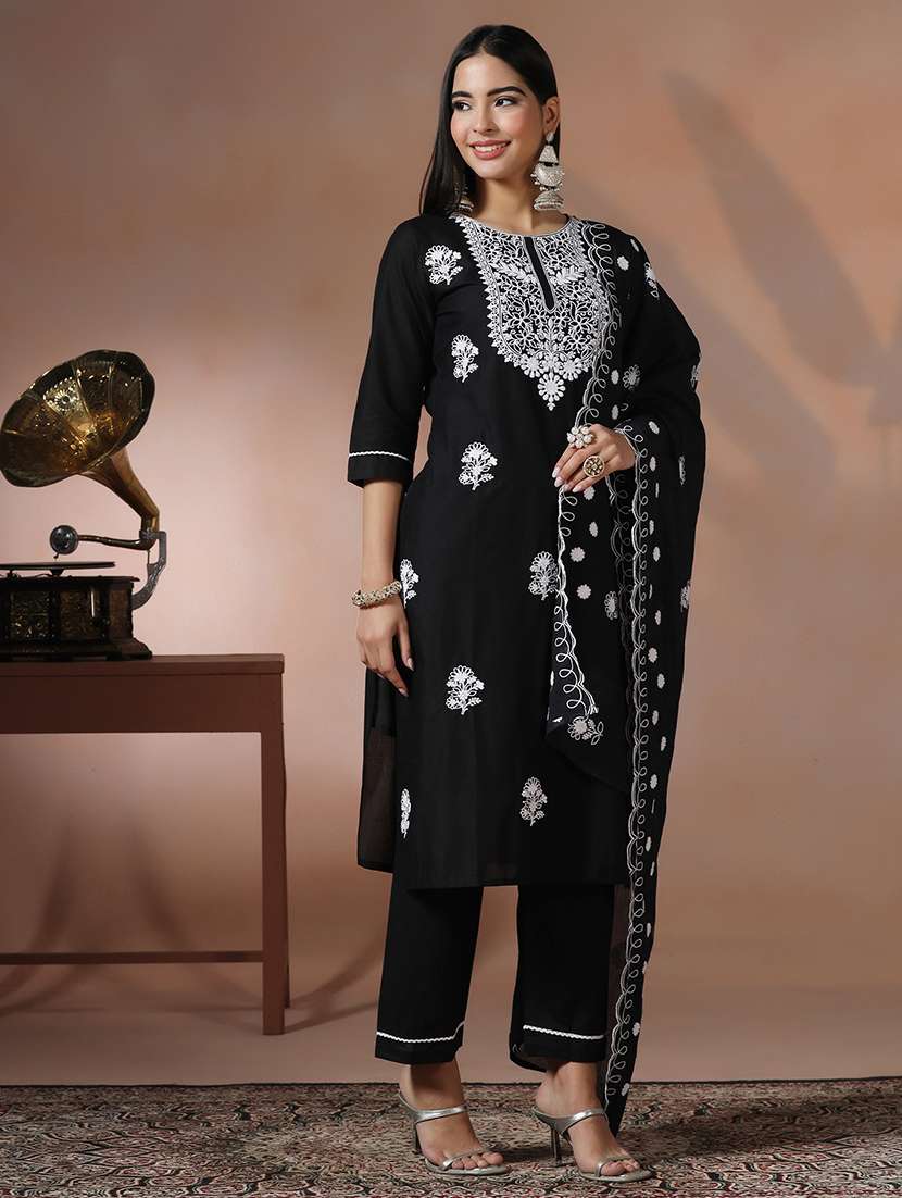 women solid with work three quarter sleeve kurta pant with dupatta set - 22324177 -  Standard Image - 3