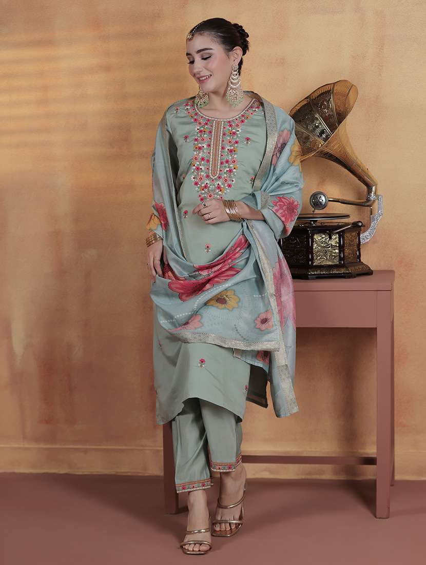 women solid with work three quarter sleeve kurta pant with dupatta set