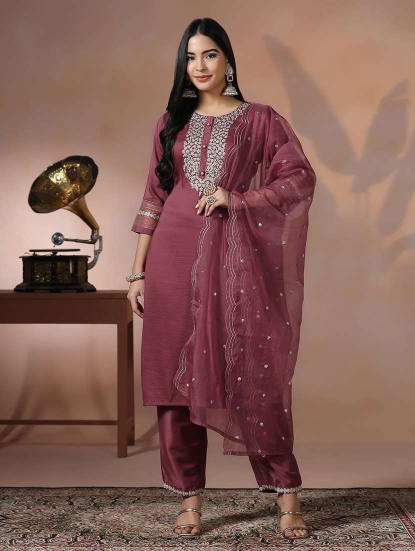 women solid with work three quarter sleeve kurta pant with dupatta set